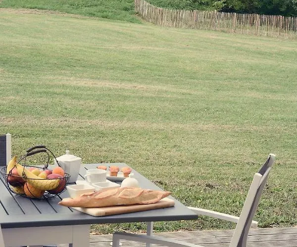 ゲストハウス A Clairefontaine オーシュ